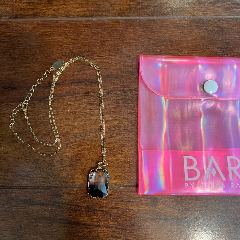 Melania Clara Necklace 
By Alexa rae
Ombré chain